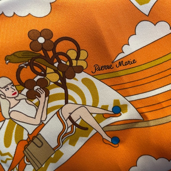 Carres Volants Scarf - Authentic Hermes 70 Format Silk Scarf. - Picture 10 of 12